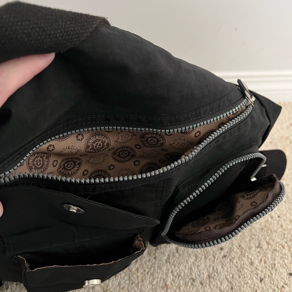 Multi Style Convertible Cut-proof Water Resistant Bag - Picture 4 of 7